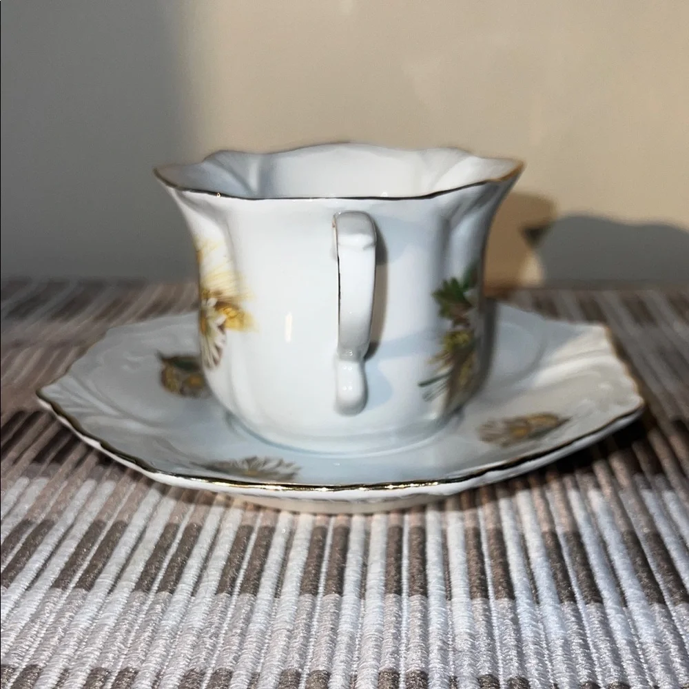 Fielder Keepsakes Fine Porcelain‎ Cup & Saucer Set – Daisies & Wheat